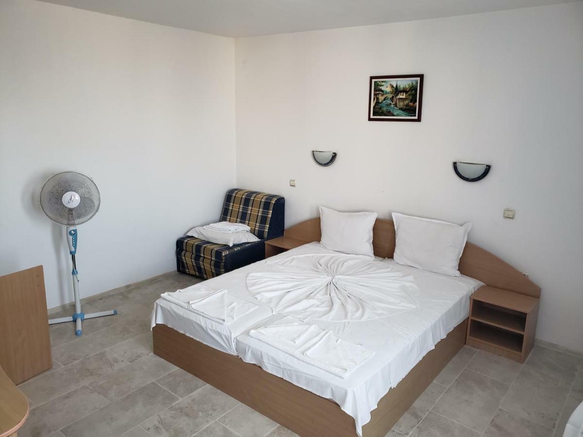 Guest House Evtimov Primorsko Esterno foto